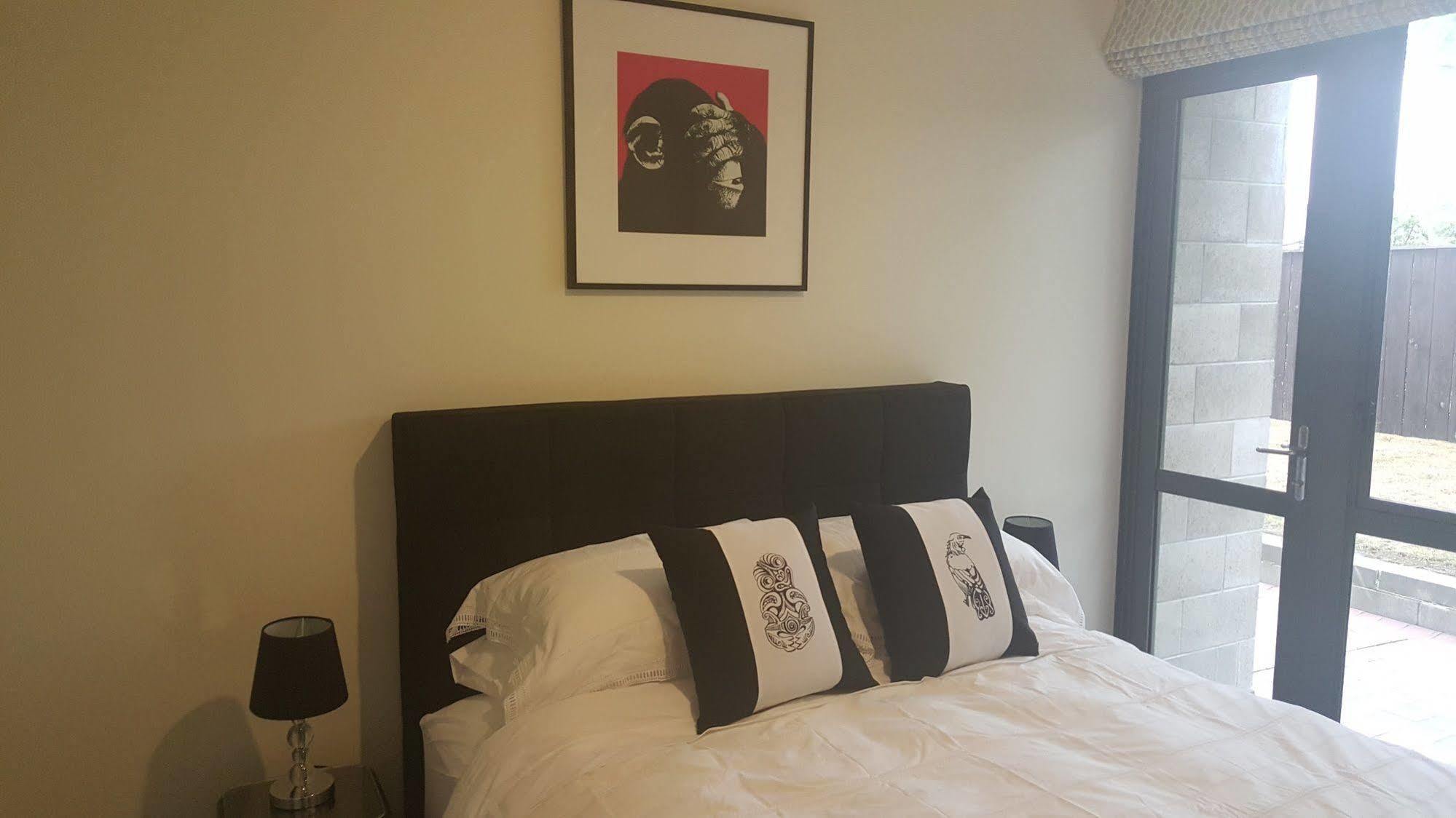 Snug In The City Apartment Крайстчърч Екстериор снимка